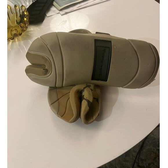 Terra Plana Dopie Split Toe Camo Beige Sandals, 41-42 - Picture 3 of 3